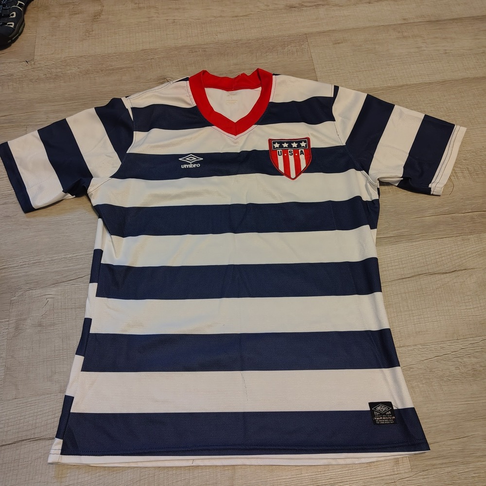Umbro USA Soccer Jersey Mens Large Blue White Striped Short Sleeve V-Neck Shirt